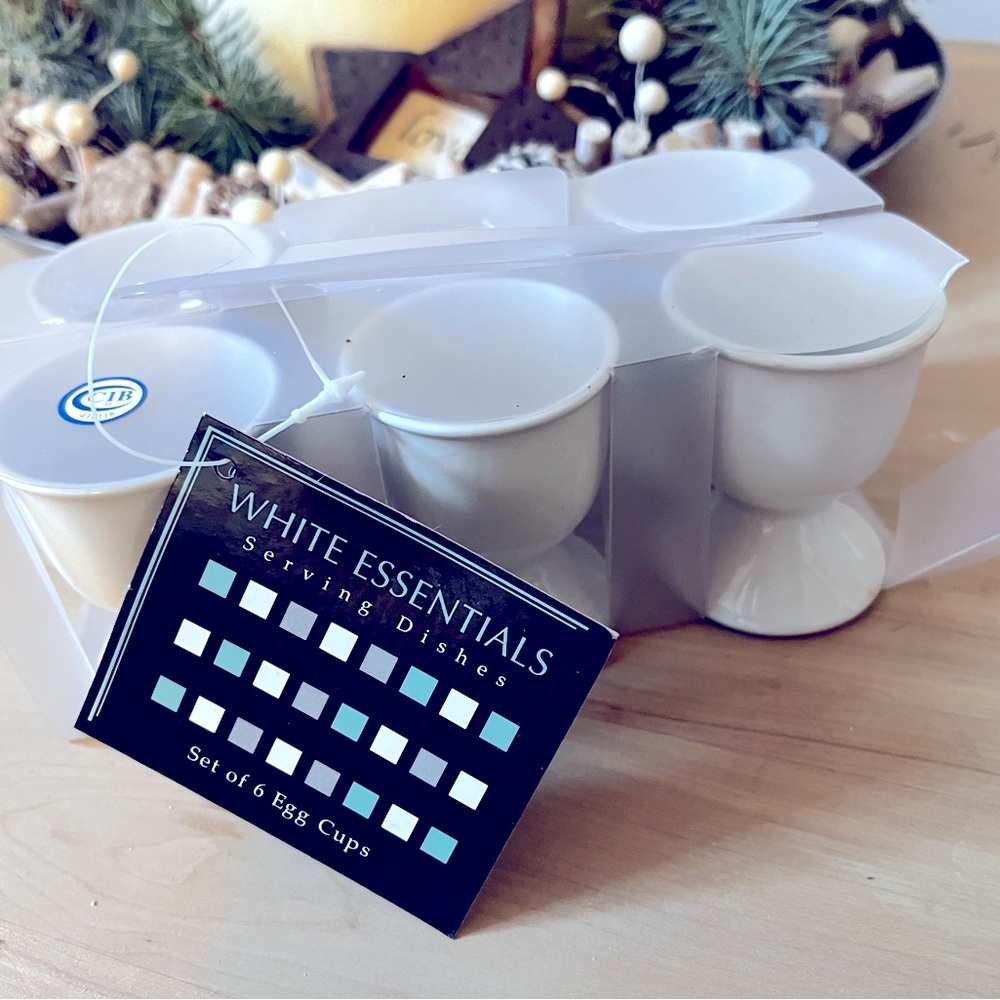 NWT WHITE ESSENTIALS set of 6 egg cups